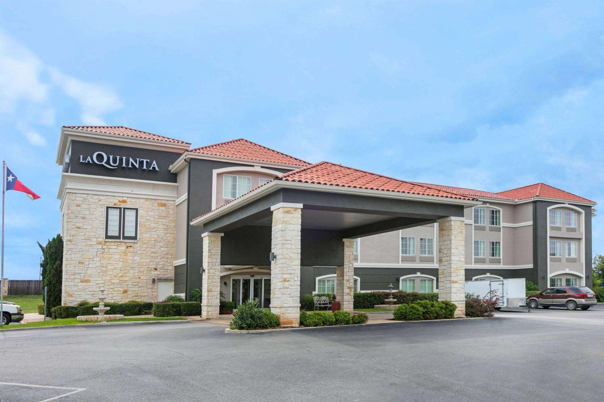Hotel La Quinta by Wyndham Fredericksburg Exterior foto